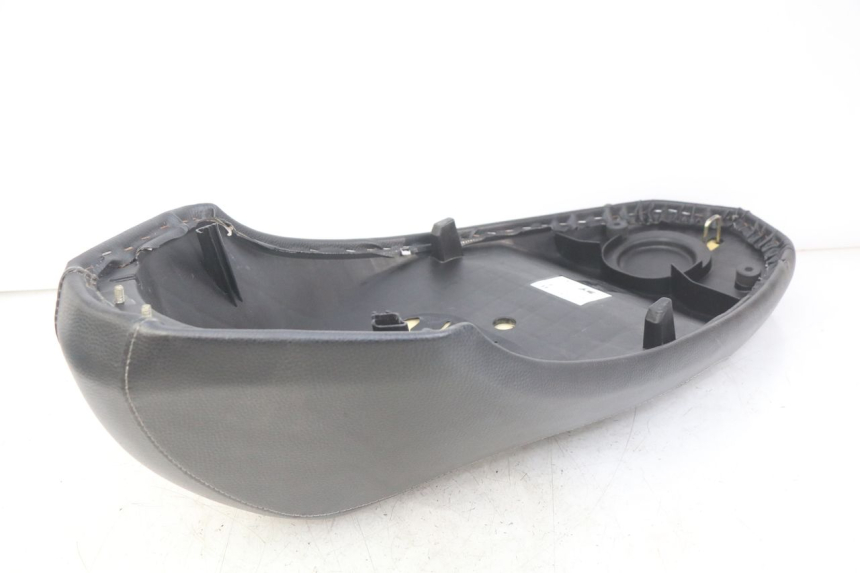 photo de SELLE PEUGEOT KISBEE 4T 50 (2018 - 2022) - Kennzeichnungen und Originalreferenzen