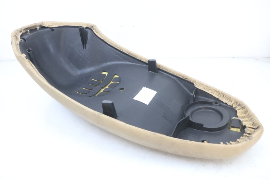 photo de SELLE PEUGEOT KISBEE 4T 50 (2010 - 2017) - Charakteristische Merkmale