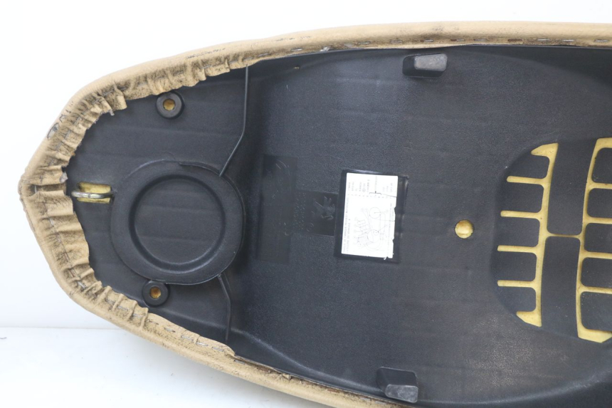 photo de SELLE PEUGEOT KISBEE 4T 50 (2010 - 2017) - Kennzeichnungen und Originalreferenzen