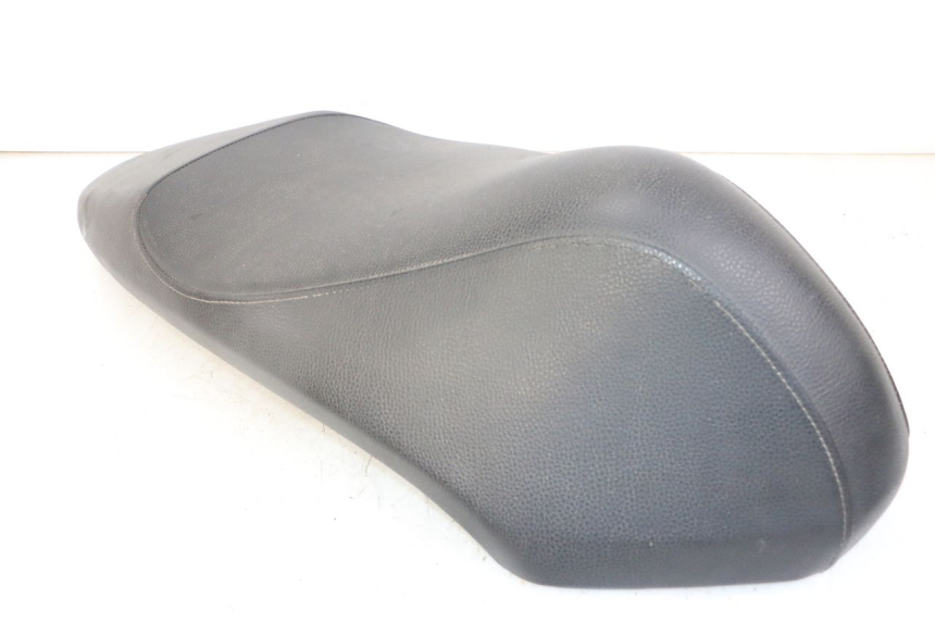 photo de SELLE PEUGEOT KISBEE 4T 50 (2018 - 2022) - Detailansicht des Bauteils