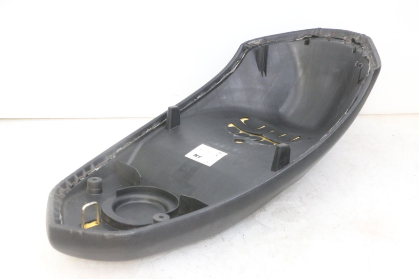 photo de SELLE PEUGEOT KISBEE 4T 50 (2018 - 2022) - Weitere Ansicht des Artikels