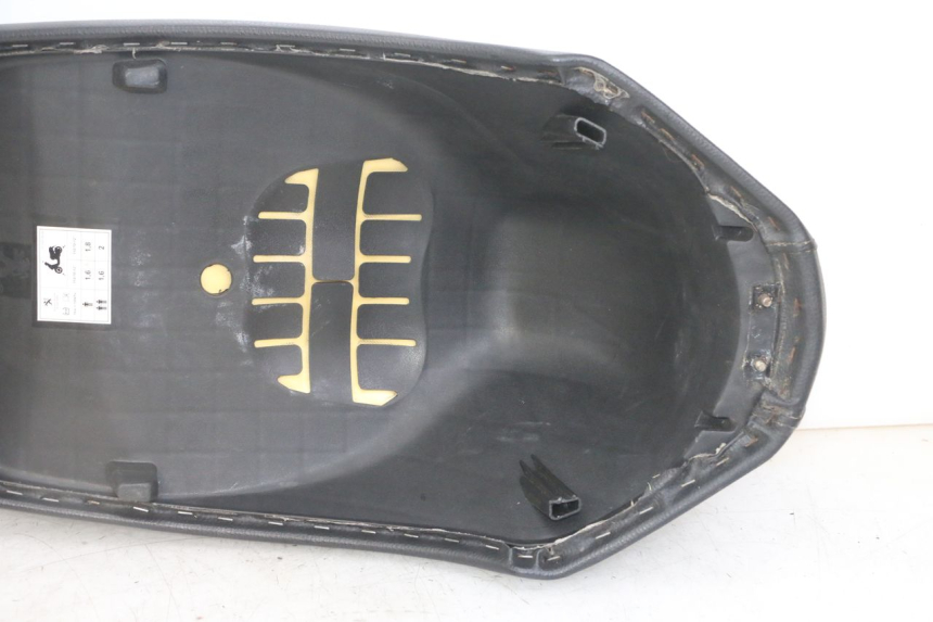 photo de SELLE PEUGEOT KISBEE 4T 50 (2018 - 2022) - Charakteristische Merkmale