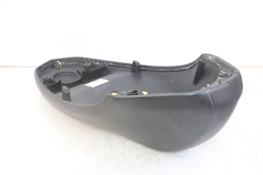 photo de SELLE PEUGEOT KISBEE 4T 50 (2018 - 2022) - Details der Befestigungspunkte