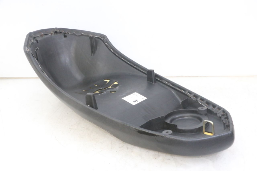 photo de SELLE PEUGEOT KISBEE 4T 50 (2018 - 2022) - Kennzeichnungen und Originalreferenzen