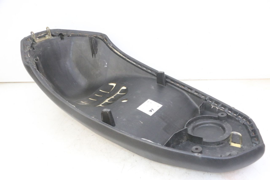 photo de SELLE PEUGEOT KISBEE 4T 50 (2018 - 2022) - Geprüftes Gebrauchtteil