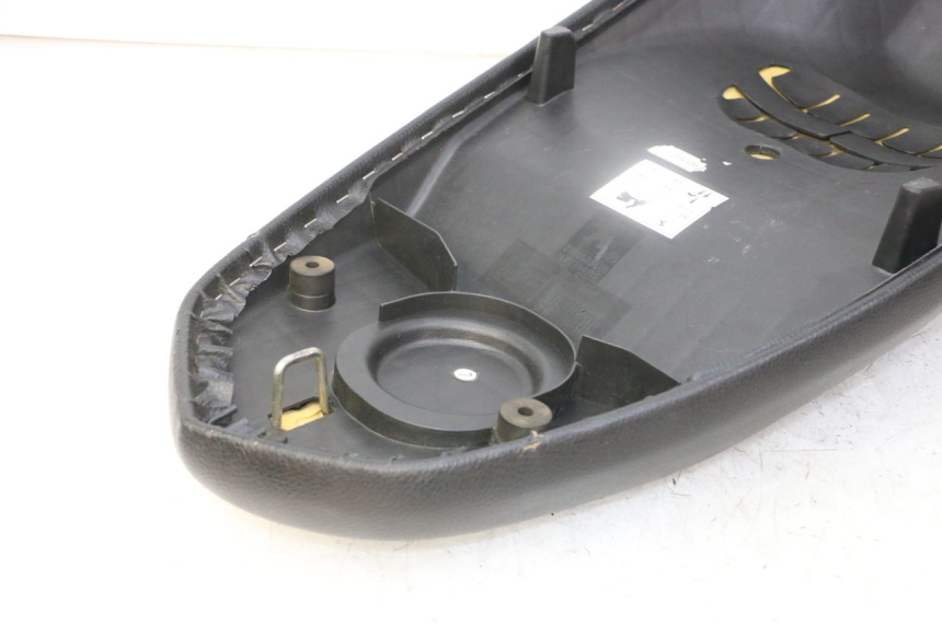 photo de SELLE PEUGEOT KISBEE 4T 50 (2018 - 2022) - Oberflächenzustand und Material