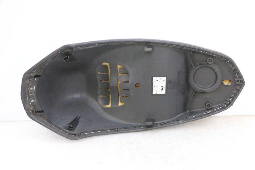 photo de SELLE PEUGEOT KISBEE 4T 50 (2018 - 2022) - Alternativer Blickwinkel