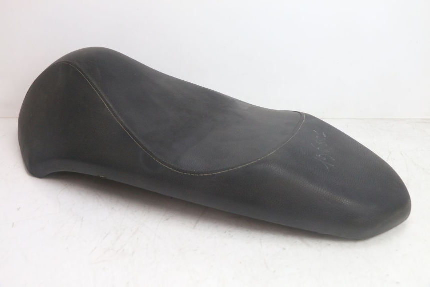 photo de SELLE PEUGEOT KISBEE 4T 50 (2018 - 2022) - Details der Befestigungspunkte