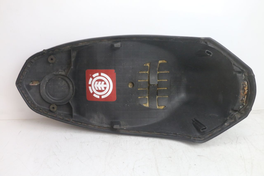 photo de SELLE PEUGEOT KISBEE 4T 50 (2018 - 2022) - Oberflächenzustand und Material