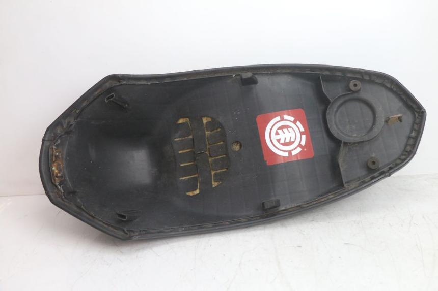 photo de SELLE PEUGEOT KISBEE 4T 50 (2018 - 2022) - Geprüftes Gebrauchtteil