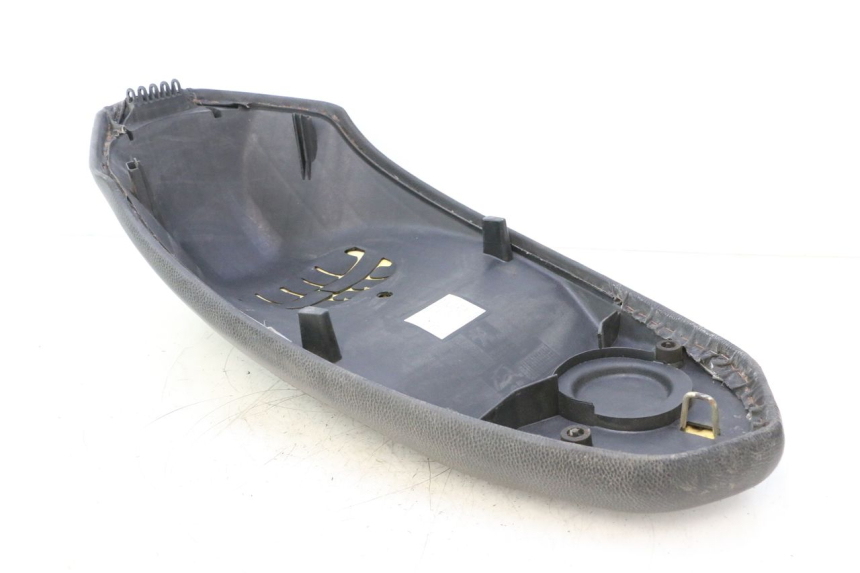 photo de SELLE PEUGEOT KISBEE 4T 50 (2010 - 2017) - Alternative Perspektive