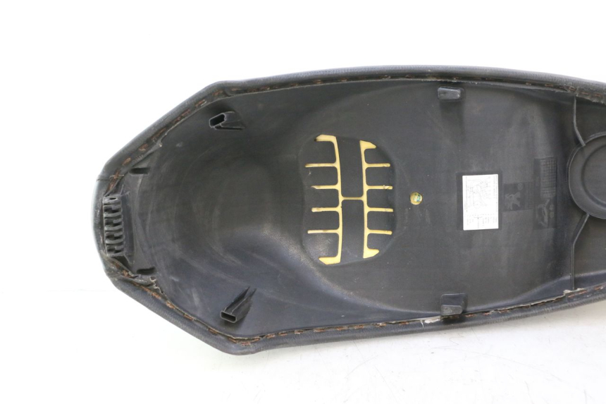 photo de SELLE PEUGEOT KISBEE 4T 50 (2010 - 2017) - Gesamtansicht des Produkts