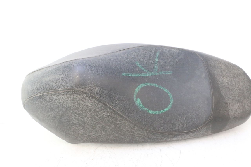 photo de SELLE PEUGEOT KISBEE 4T 50 (2010 - 2017) - Details der Befestigungspunkte