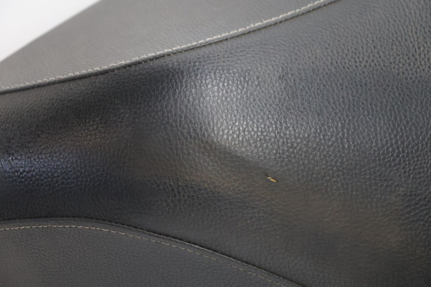 photo de SELLE PEUGEOT KISBEE 4T 50 (2018 - 2022) - Zoom auf Gebrauchszustand