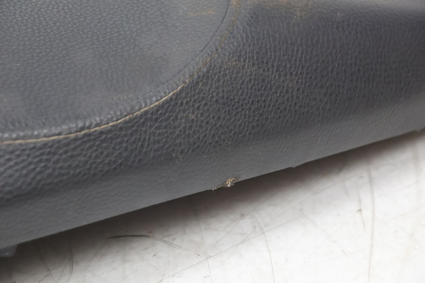photo de SELLE PEUGEOT KISBEE 4T 50 (2018 - 2022) - Details der Befestigungspunkte