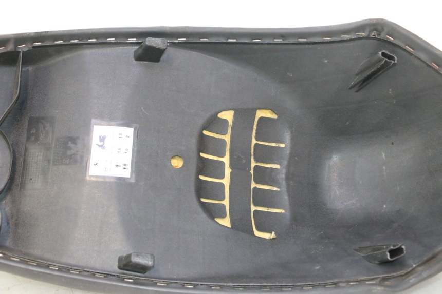 photo de SELLE PEUGEOT KISBEE 4T 50 (2010 - 2017) - Weitere Ansicht des Artikels