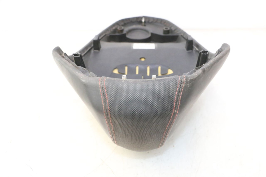 photo de SELLE PEUGEOT KISBEE 4T 50 (2010 - 2017) - Zoom auf Gebrauchszustand