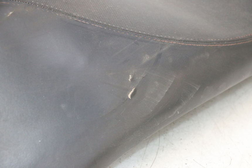 photo de SELLE PEUGEOT KISBEE 4T 50 (2010 - 2017) - Detailansicht des Bauteils