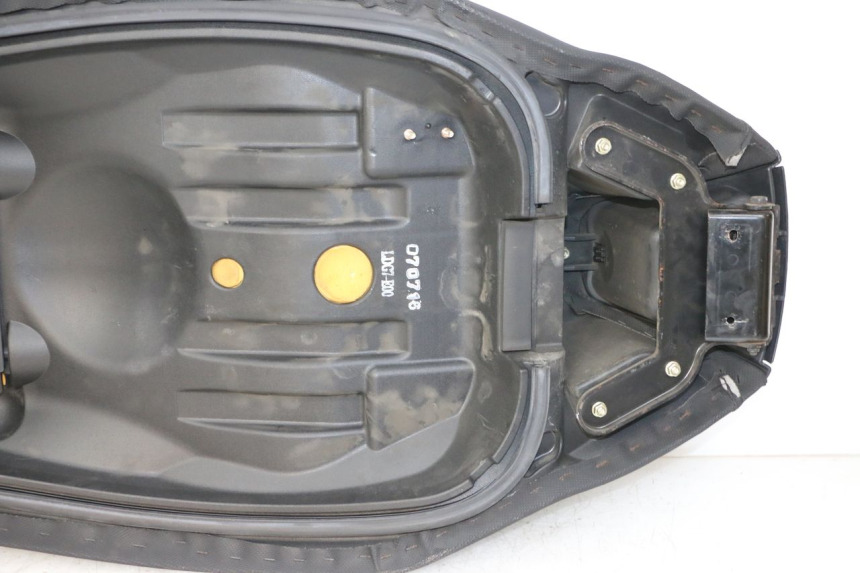 photo de SITZ KYMCO XCITING 500 (2007 - 2010) - Zoom auf Gebrauchszustand