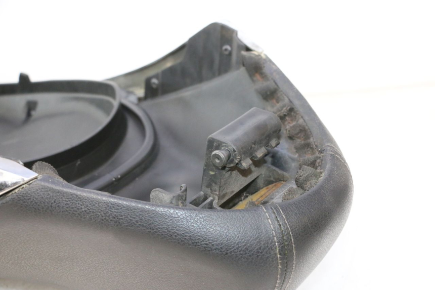photo de SELLE PIAGGIO LIBERTY IGET 4T 50 (2015 - 2020) - Details der Befestigungspunkte