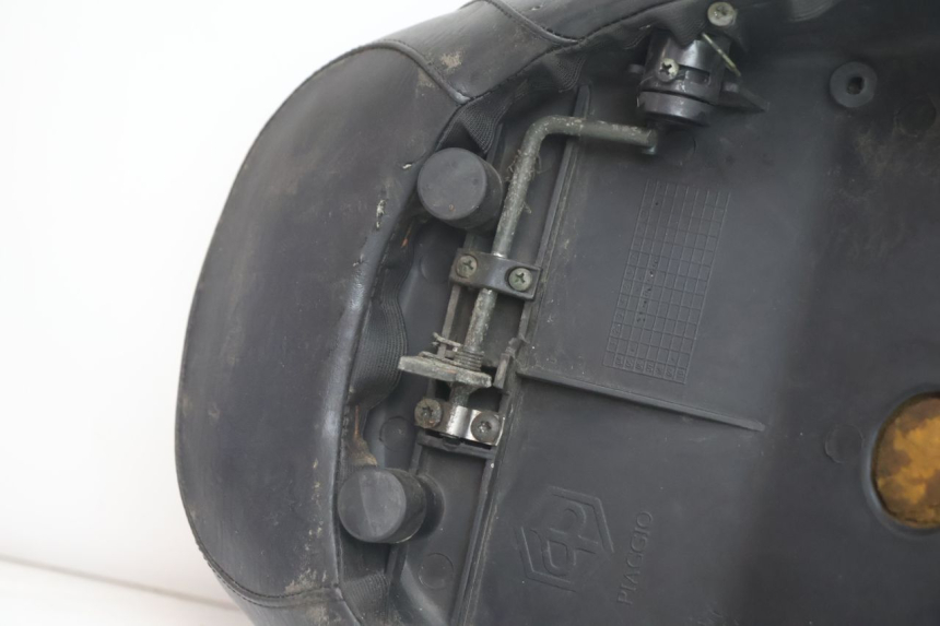 photo de SITZ PIAGGIO LIBERTY 125 (1998 - 2008) - Kennzeichnungen und Originalreferenzen