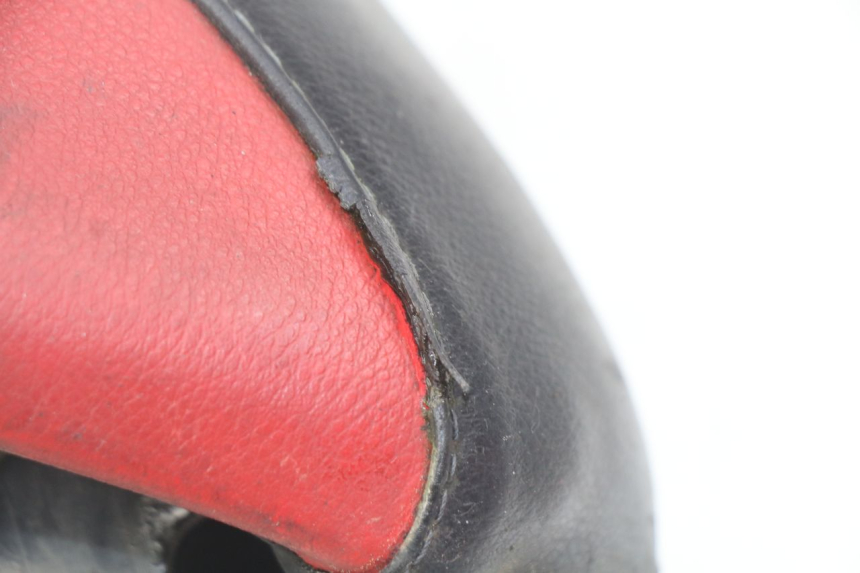 photo de SELLE PEUGEOT LUDIX 50 (2008 - 2017) - Zoom auf Gebrauchszustand