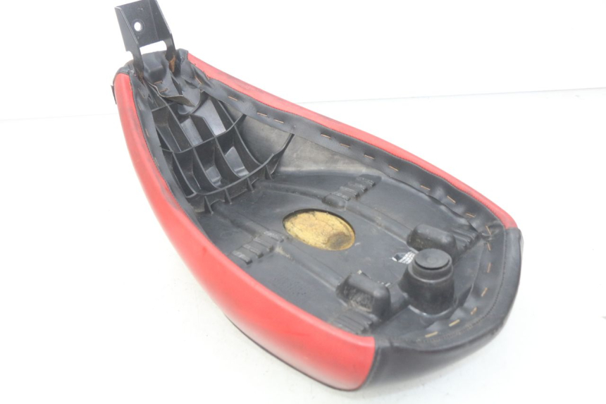 photo de SELLE PEUGEOT LUDIX 50 (2008 - 2017) - Technische Nahaufnahme