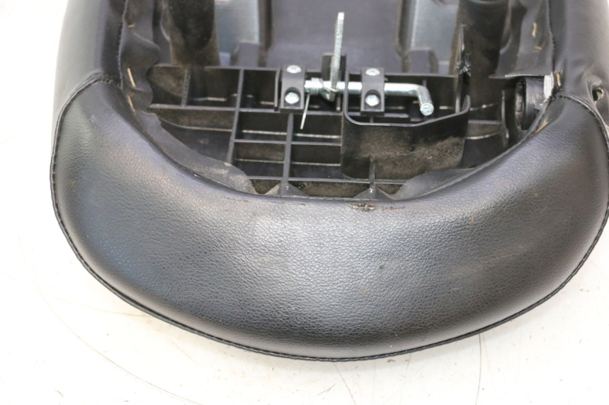 photo de SELLE PEUGEOT LUDIX 50 (2008 - 2017) - Technische Nahaufnahme