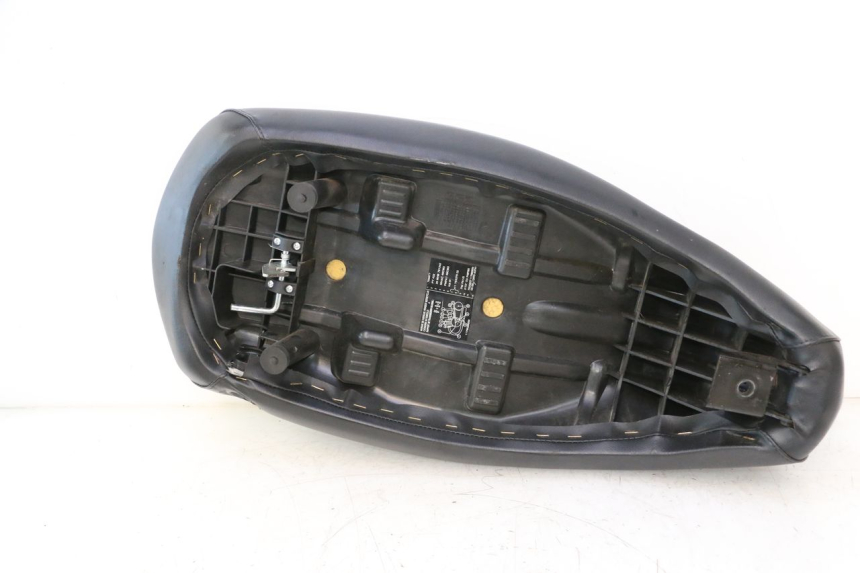 photo de SELLE PEUGEOT LUDIX 50 (2008 - 2017) - Details der Befestigungspunkte