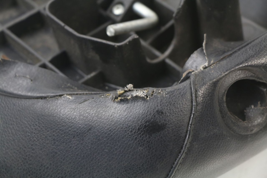 photo de SITZ PEUGEOT LUDIX ONE 50 (2004 - 2006) - Details der Befestigungspunkte