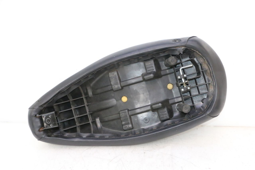 photo de SITZ PEUGEOT LUDIX SNAKE 2T 50 (2004 - 2014) - Fokus auf die Struktur