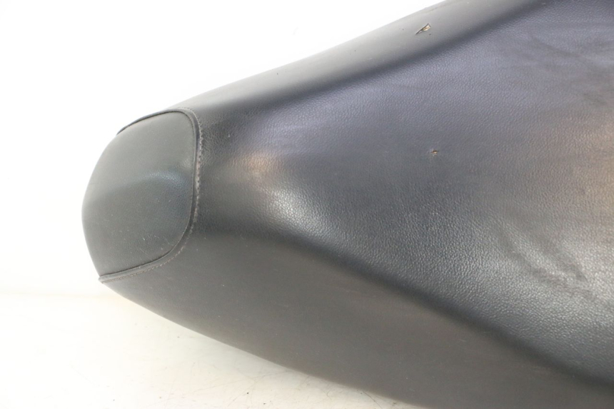 photo de SITZ PEUGEOT LUDIX SNAKE 2T 50 (2004 - 2014) - Details der Befestigungspunkte