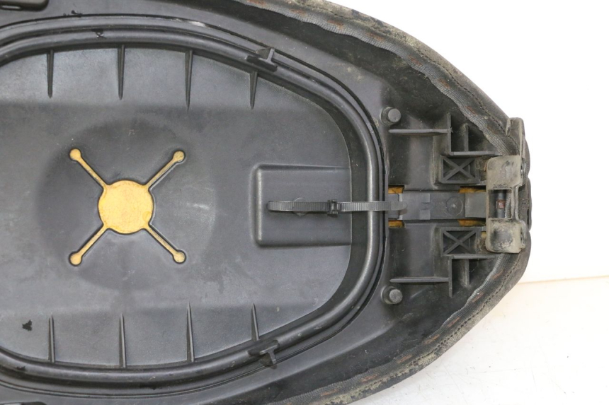 photo de SITZ PIAGGIO LXV 4T 50 (2009 - 2013) - Detaillierte Sichtprüfung