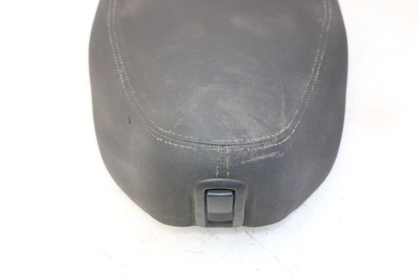 photo de SITZ PIAGGIO LXV 4T 50 (2009 - 2013) - Details der Befestigungspunkte