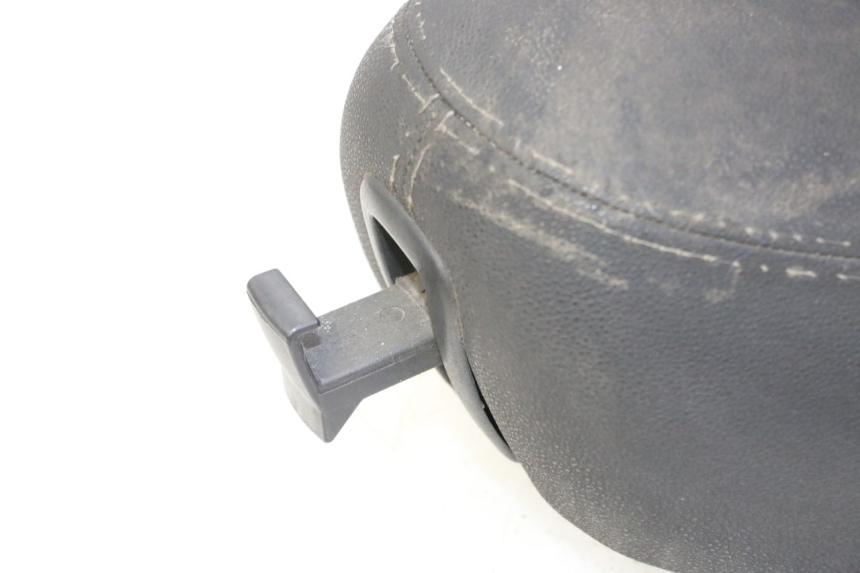 photo de SITZ PIAGGIO LXV 4T 50 (2009 - 2013) - Oberflächenzustand und Material