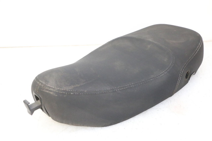 photo de SITZ PIAGGIO LXV 4T 50 (2009 - 2013) - Geprüftes Gebrauchtteil