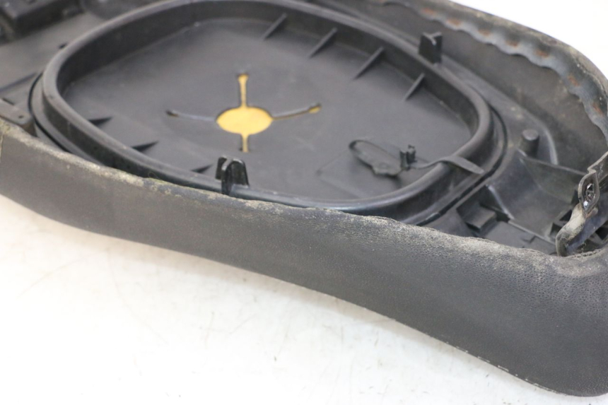 photo de SITZ PIAGGIO LXV 4T 50 (2009 - 2013) - Kennzeichnungen und Originalreferenzen