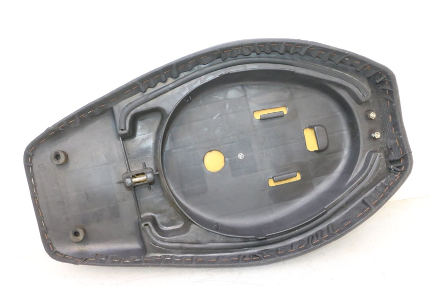 photo de SITZ KEEWAY MATRIX RX9 125 (2006 - 2007) - Oberflächenzustand und Material