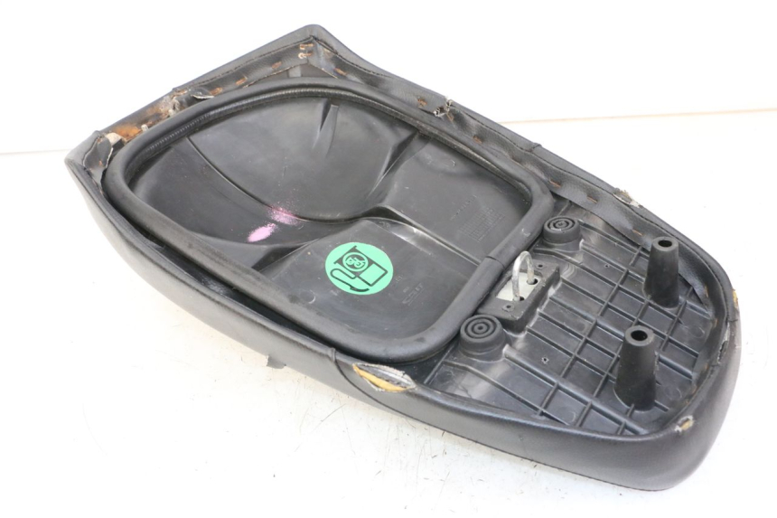 photo de SITZ MBK BOOSTER NEXT GENERATION 50 (1995 - 1998) - Details der Befestigungspunkte