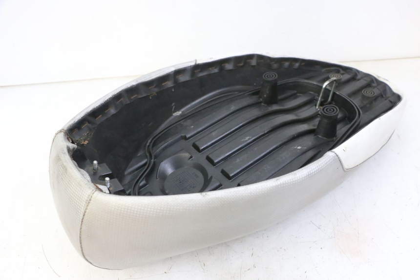 photo de SELLE MBK BOOSTER SPIRIT NAKED 50 (2004 - 2017) - Detailansicht des Bauteils