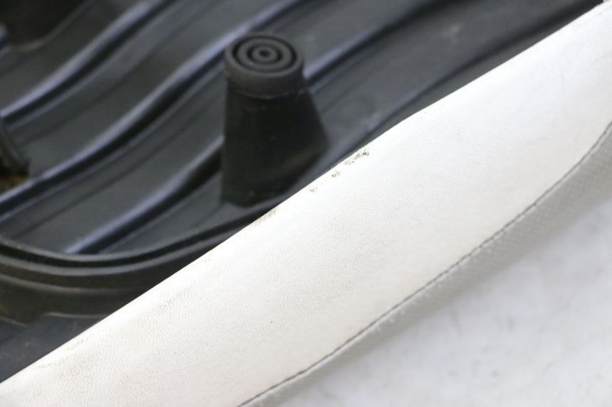 photo de SELLE MBK BOOSTER SPIRIT NAKED 50 (2004 - 2017) - Gesamtansicht des Produkts