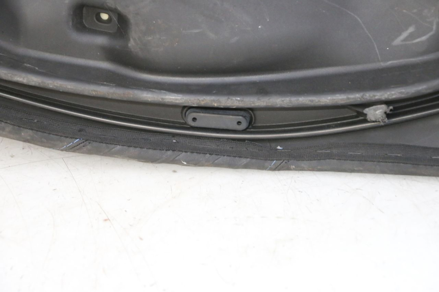 photo de SITZ PIAGGIO MP3 HPE 310 (2024 - 2025) - Oberflächenzustand und Material