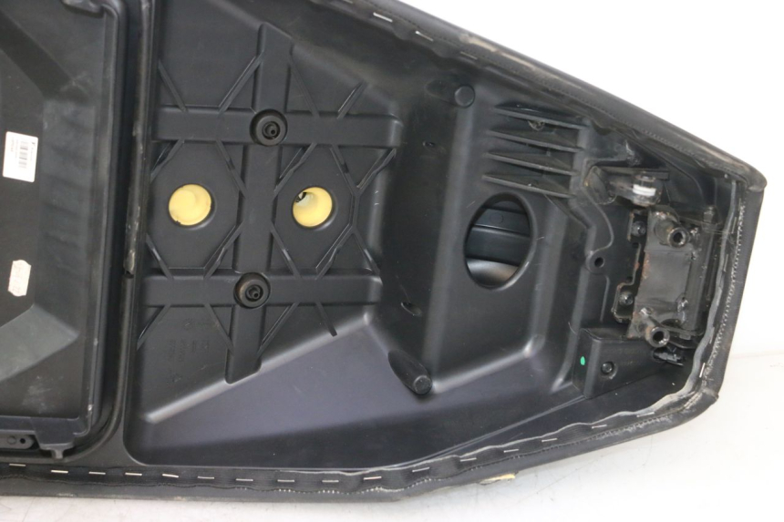 photo de SITZ PIAGGIO MP3 HPE 530 (2022 - 2026) - Detaillierte Sichtprüfung