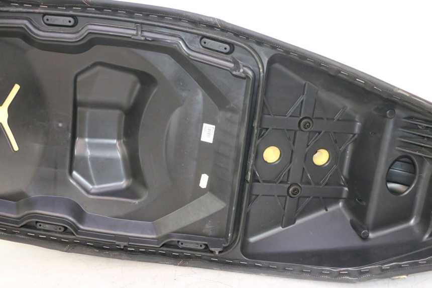 photo de SITZ PIAGGIO MP3 HPE 530 (2022 - 2026) - Fokus auf die Struktur