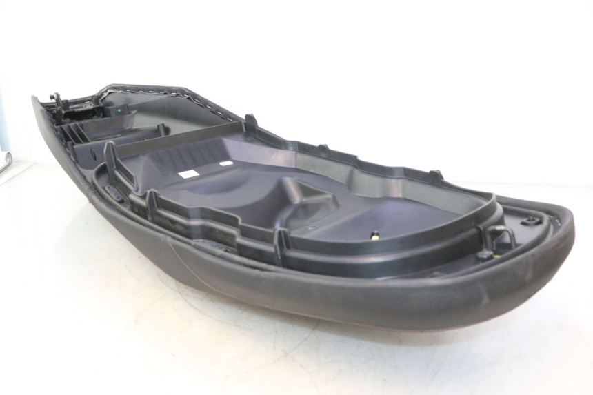 photo de SITZ PIAGGIO MP3 HPE 530 (2022 - 2026) - Technische Nahaufnahme
