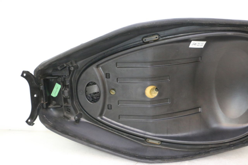 photo de SITZ PIAGGIO MP3 LT 300 (2010 - 2016) - Fokus auf die Struktur