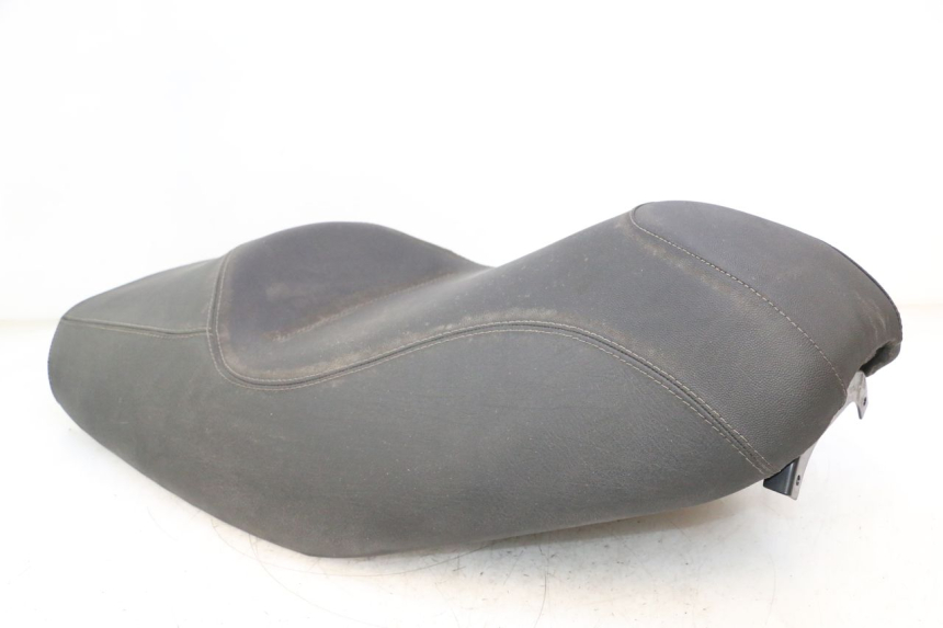photo de SITZ PIAGGIO MP3 LT 300 (2010 - 2016) - Details der Befestigungspunkte