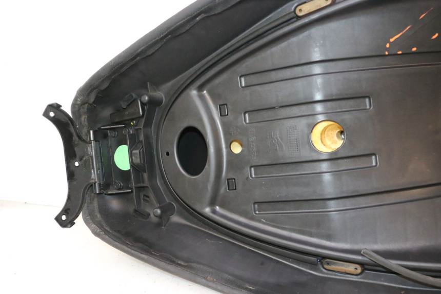 photo de SELLE PIAGGIO MP3 LT 400 (2007 - 2012) - Zoom auf Gebrauchszustand
