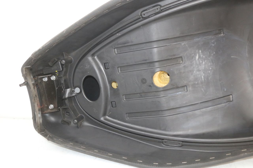 photo de SITZ PIAGGIO MP3 125 (2006 - 2014) - Weitere Ansicht des Artikels