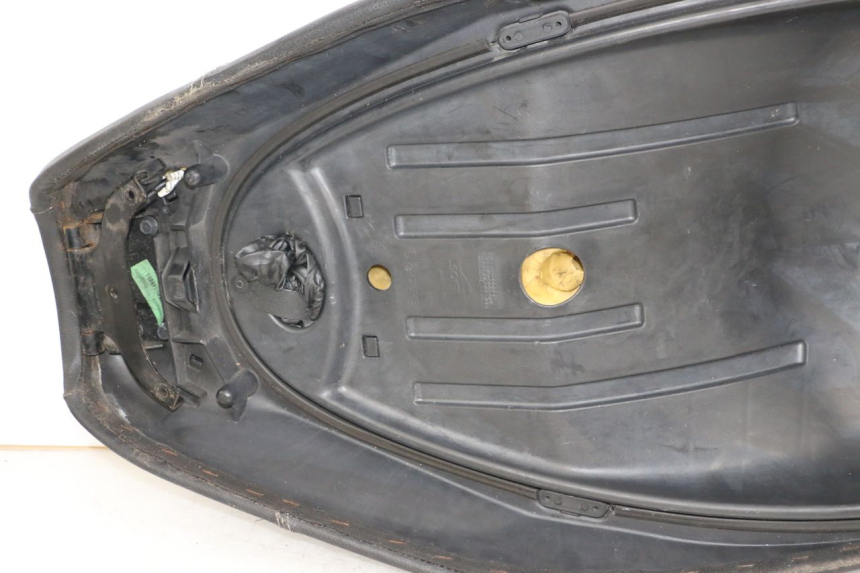 photo de SITZ PIAGGIO MP3 500 (2011 - 2015) - Oberflächenzustand und Material